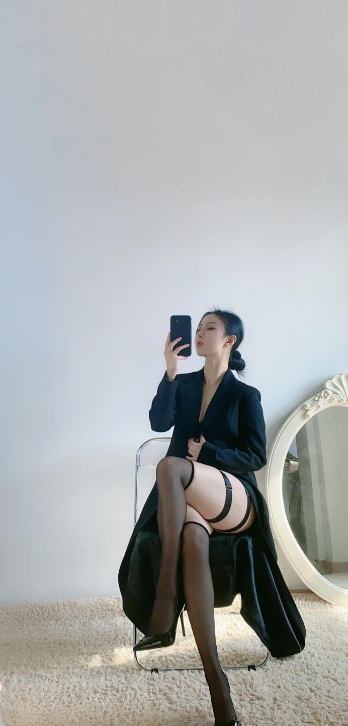 ����͸����������