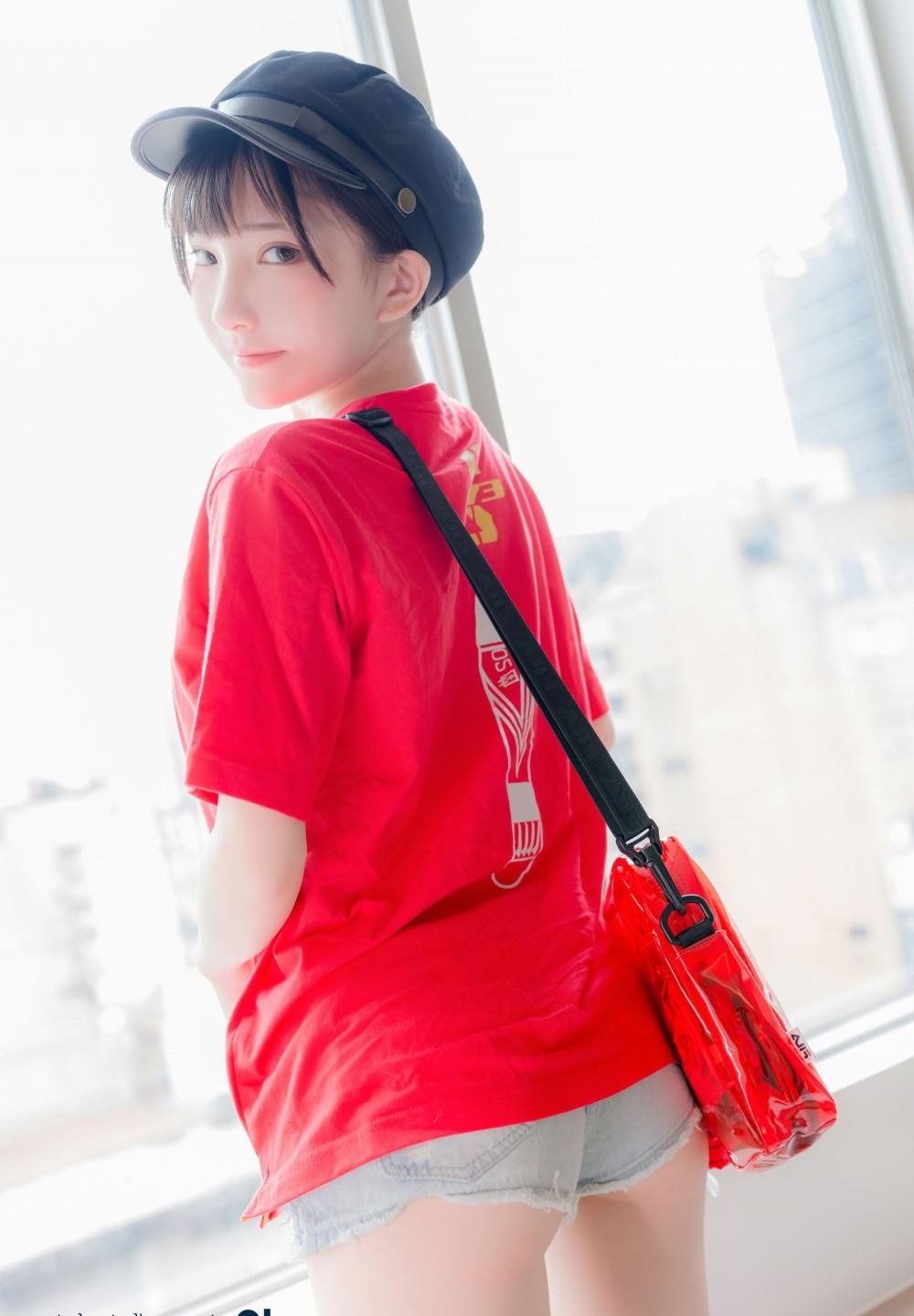 美女脱18以下禁止看免费