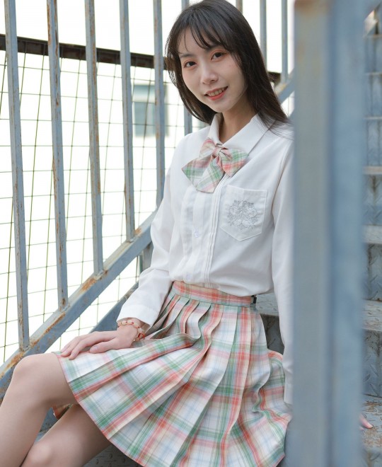 4HU����������